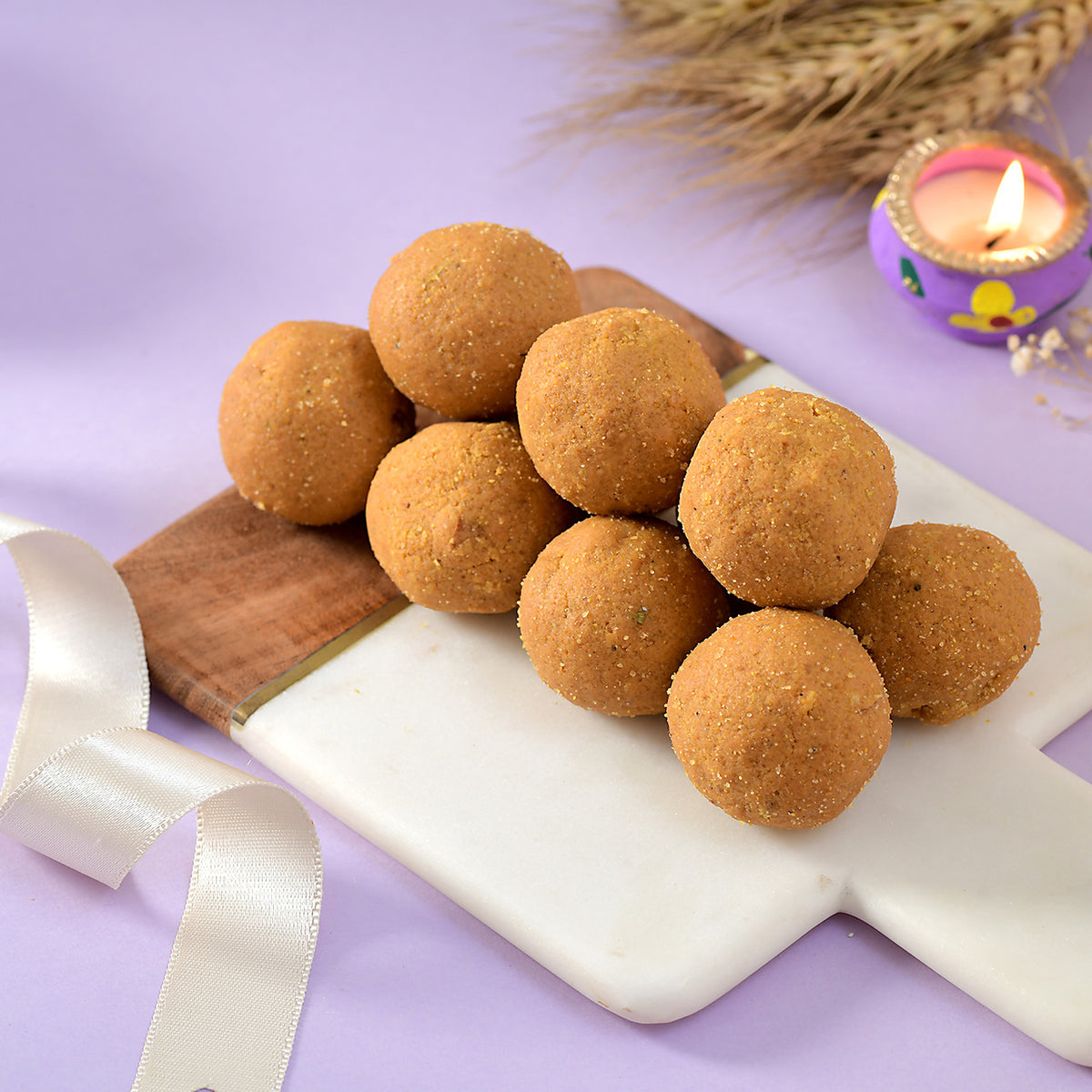 Bhaidooj Kalava With Gourmet Hamper