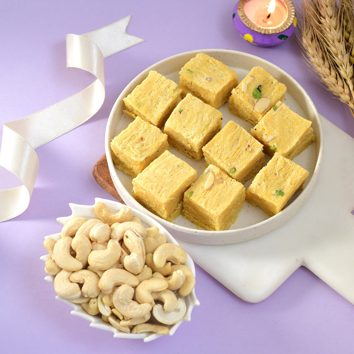 Bhaidooj Dhaga with Gourmet Hamper