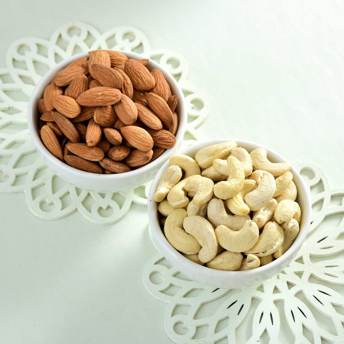 Set of Rakhi With Assorted Dryfruits