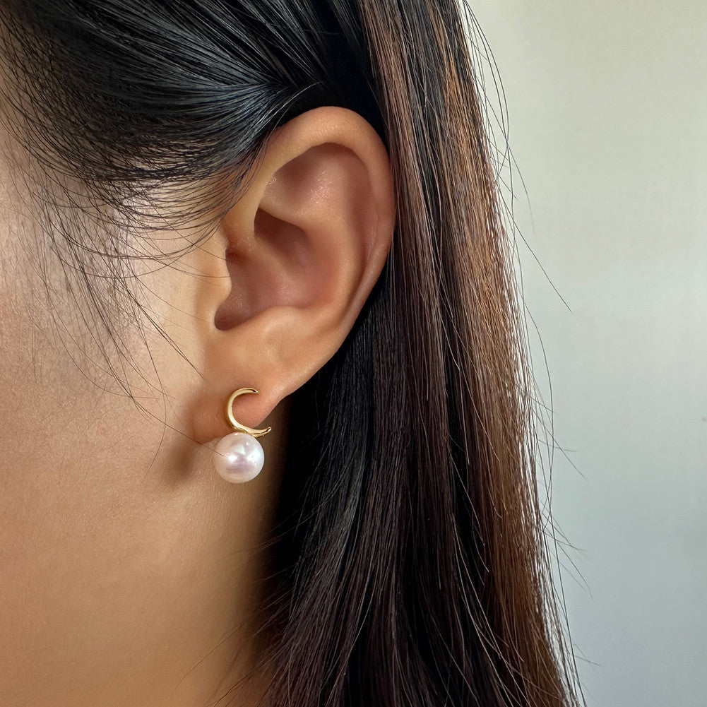 Graceful Freshwater Pearl 14K Gold Earrings