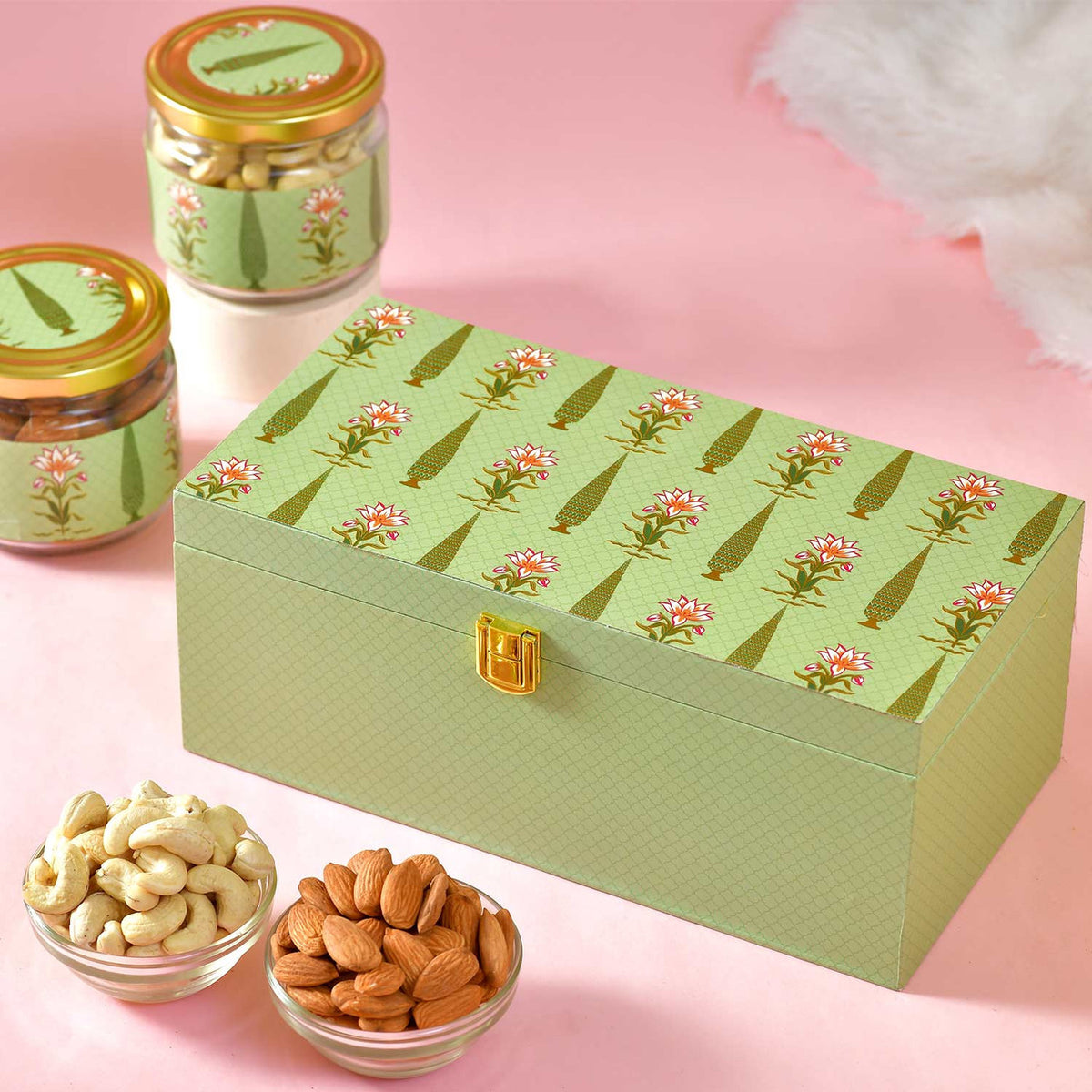 Bhaidooj Dhaaga With Assorted Dryfruits Gift Hamper