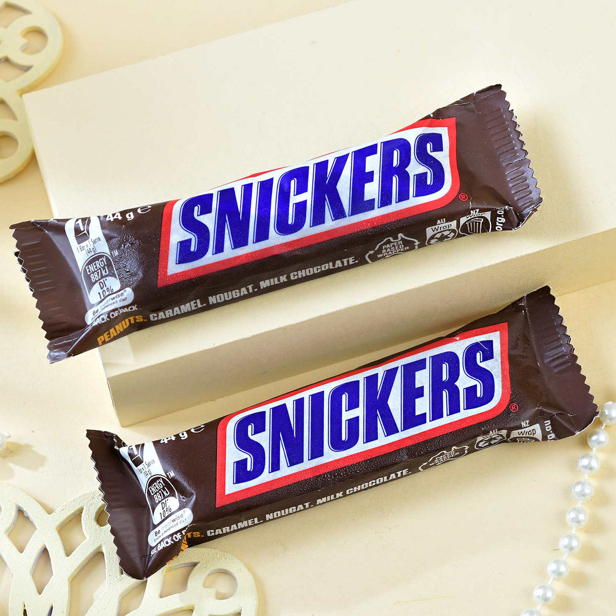 Little Krishna Kid's Rakhi With Snickers Chocolates