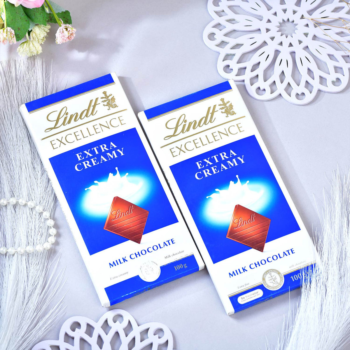 Family Rakhi Set with Lindt Chocolates